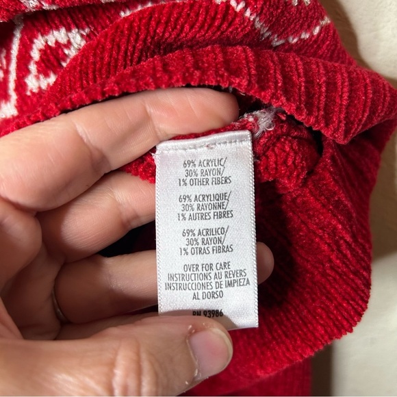 Petite Sophistical Holiday Chenille Sweater Size Medium - Picture 4 of 7